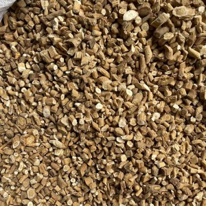 Premium Isatis Root Herbal Slices (Banlangen) – Export-Grade Raw Material for Pharmaceutical & Nutraceutical Manufacturing
