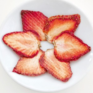 Natural Dried Strawberry Slices for Tea Blending | Bulk Export-Grade Raw Material for Milk Tea, Beverages & Health Products